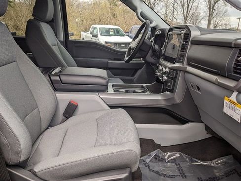 New 2025 Ford F150 XLT w/ Equipment Group 302A MID image 38