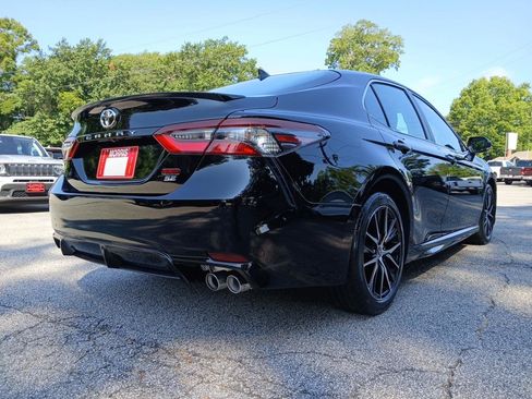 Used 2024 Toyota Camry SE w/ Convenience Package FWD image 6