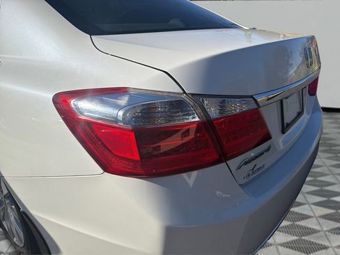 Used 2015 Honda Accord EX-L image 38