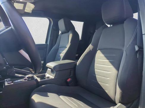 Certified 2024 Toyota Tacoma TRD Off-Road AWD/4WD image 17