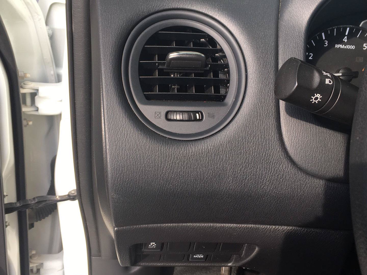 Used 2020 Nissan Pathfinder S FWD image 17