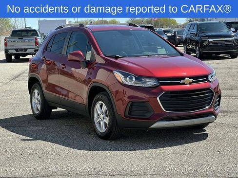 Used 2022 Chevrolet Trax LT w/ LT Convenience Package AWD/4WD image 8