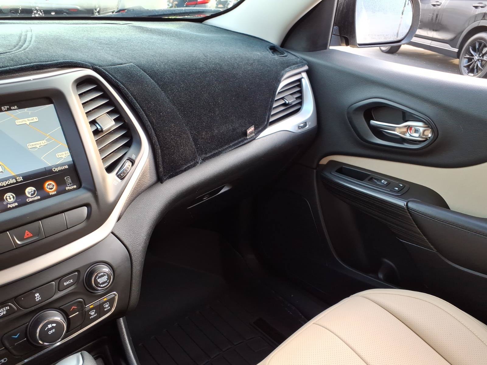 Used 2015 Jeep Cherokee Latitude AWD/4WD image 24