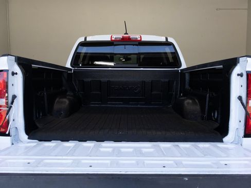 Used 2022 Chevrolet Colorado LT w/ LT Convenience Package AWD/4WD image 15