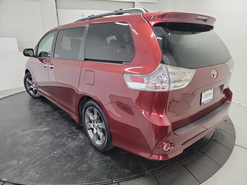 Used 2015 Toyota Sienna SE Premium image 6