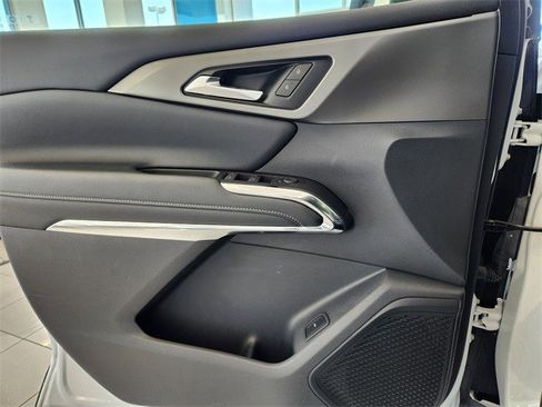 Certified 2025 Chevrolet Traverse LT image 10