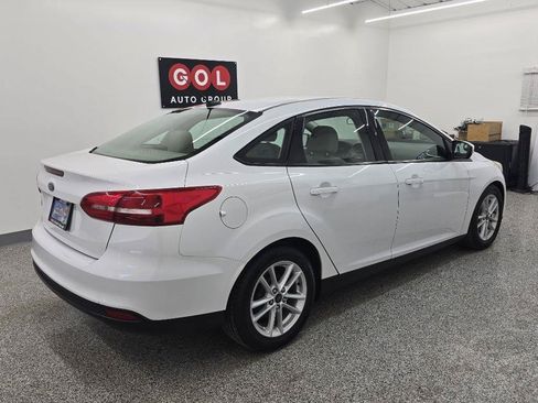 Used 2017 Ford Focus SE FWD image 6