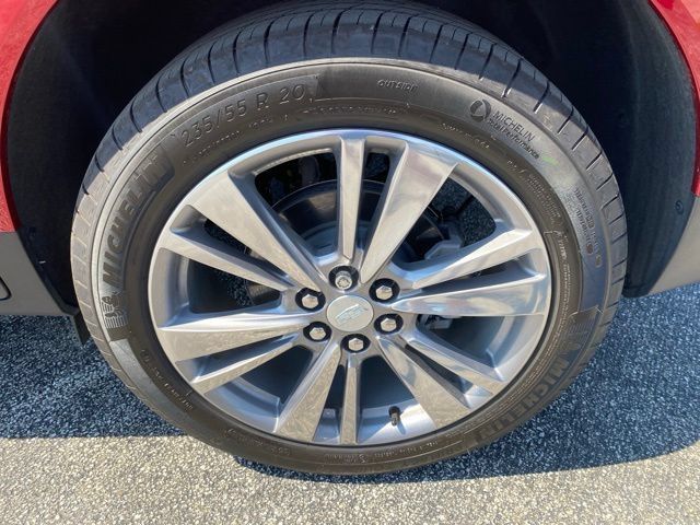 Used 2026 Cadillac XT5 Premium Luxury w/ Driver Assist Package AWD/4WD image 11