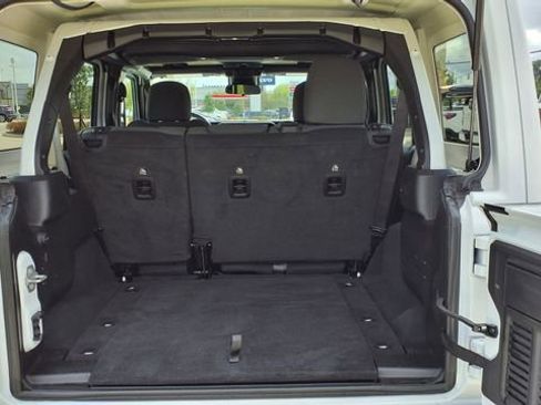 Used 2025 Jeep Wrangler Unlimited Sahara AWD/4WD image 13