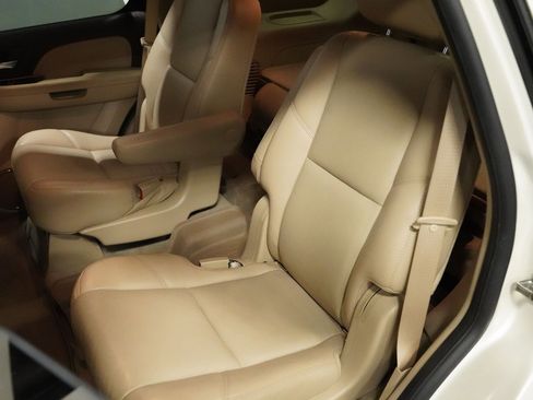 Used 2009 GMC Yukon Denali image 40