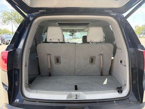 Used 2017 GMC Acadia SLT FWD image 17