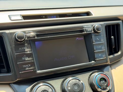 Used 2013 Toyota RAV4 LE AWD/4WD image 16