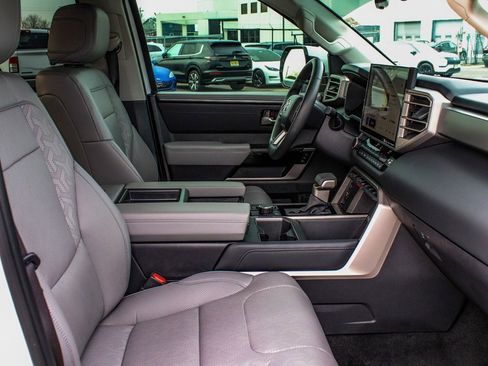 Used 2024 Toyota Tundra Limited image 37