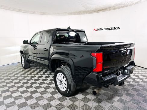 Used 2024 Toyota Tacoma SR5 w/ SR5 Upgrade Package image 5