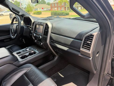 Used 2019 Ford Expedition XLT RWD image 21