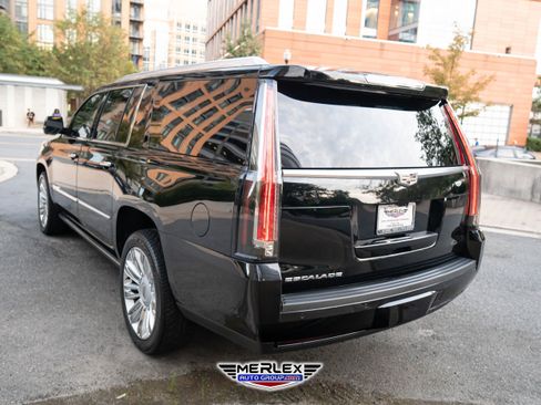 Used 2019 Cadillac Escalade ESV Platinum image 5