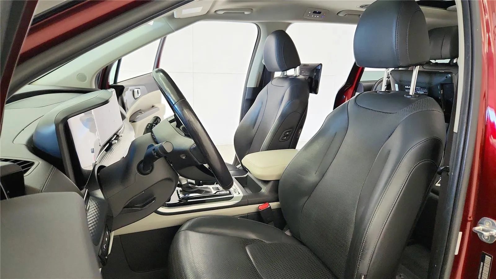 Used 2022 Kia Carnival SX Prestige FWD image 18