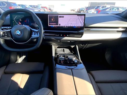 Used 2024 BMW 530i RWD image 15