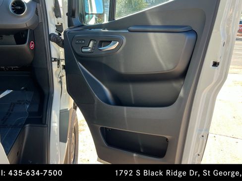 Used 2026 Mercedes-Benz Sprinter 2500 image 21