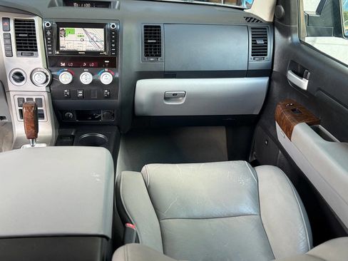 Used 2010 Toyota Tundra Limited image 62