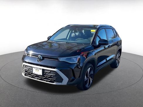 Used 2025 Volkswagen Taos SE image 7