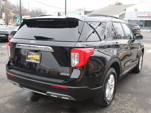 Used 2023 Ford Explorer XLT w/ Equipment Group 202A AWD/4WD image 3