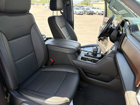 Used 2024 GMC Sierra 1500 Denali AWD/4WD image 32
