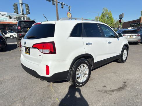 Used 2014 Kia Sorento LX AWD/4WD image 8