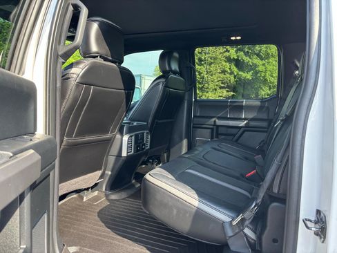 Used 2018 Ford F150 Platinum w/ Equipment Group 701A Luxury AWD/4WD image 15