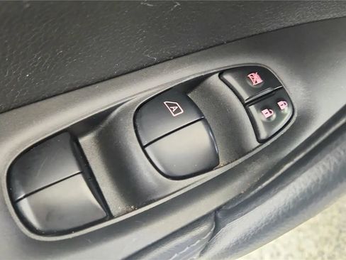 Used 2022 Nissan Rogue Sport SL AWD/4WD image 32