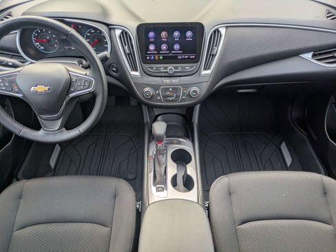 Used 2025 Chevrolet Malibu RS FWD image 9