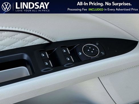 Used 2017 Ford Fusion Platinum image 9