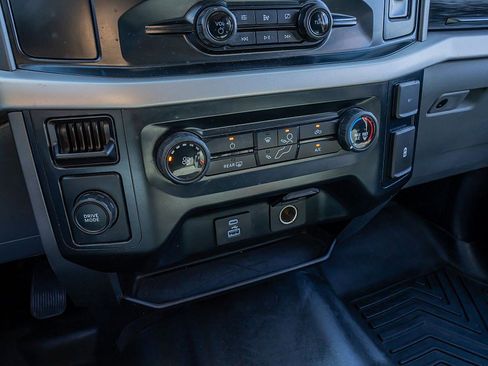 Used 2021 Ford F150 XLT image 26