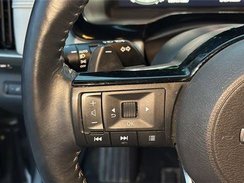 Used 2022 Nissan Pathfinder Platinum w/ Cargo Package image 15