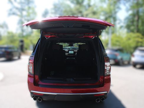 Used 2023 Chevrolet Tahoe High Country RWD image 9