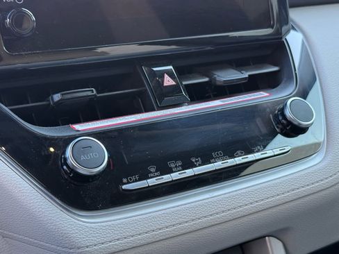 Used 2024 Toyota Corolla Cross LE image 13