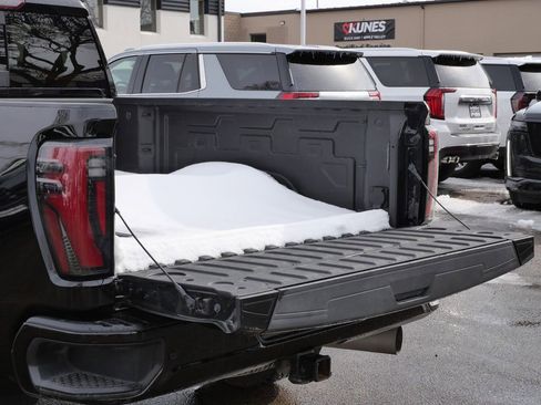 Used 2025 GMC Sierra 2500 AT4 w/ AT4 Premium Plus Package AWD/4WD image 24