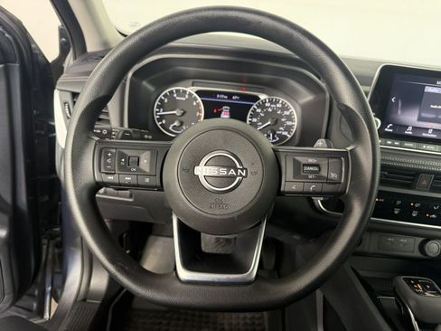Used 2024 Nissan Rogue S AWD/4WD image 19