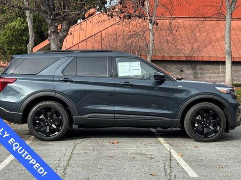 Certified 2022 Ford Explorer ST-Line w/ Class IV Trailer Tow Package image 3