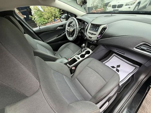 Used 2017 Chevrolet Cruze LS FWD image 36