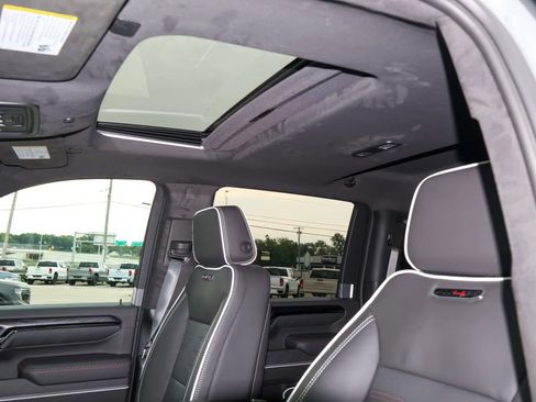 New 2026 GMC Sierra 2500 AT4X w/ LPO, Black Badging Package AWD/4WD image 9