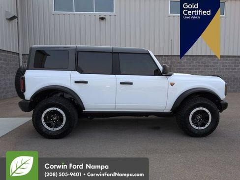 Used 2023 Ford Bronco Badlands w/ Sasquatch Package AWD/4WD image 2