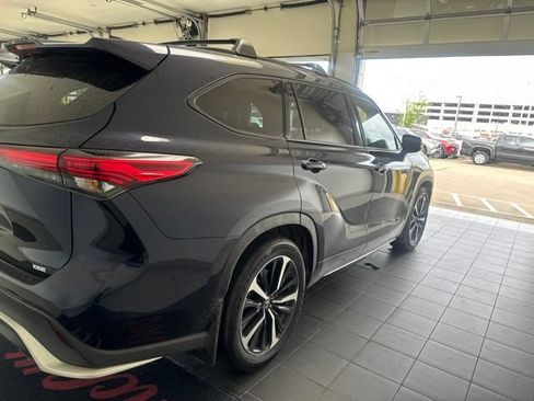 Used 2021 Toyota Highlander XSE FWD image 15