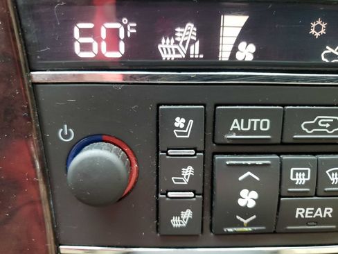 Used 2014 Cadillac Escalade Premium AWD/4WD image 15