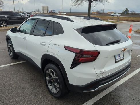 New 2026 Chevrolet Trax LT w/ Sunroof Package image 5