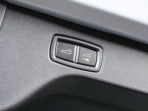 New 2026 Porsche Macan 4S Electric image 32