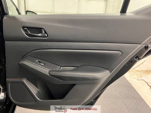 Used 2025 Nissan Altima 2.5 SV FWD image 36
