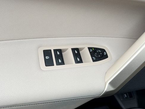 Used 2022 BMW iX xDrive50 w/ Convenience Package image 22