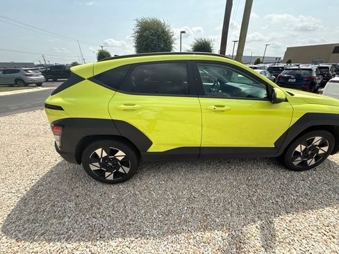 Certified 2025 Hyundai Kona SEL FWD image 9