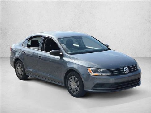 Used 2016 Volkswagen Jetta S FWD image 3